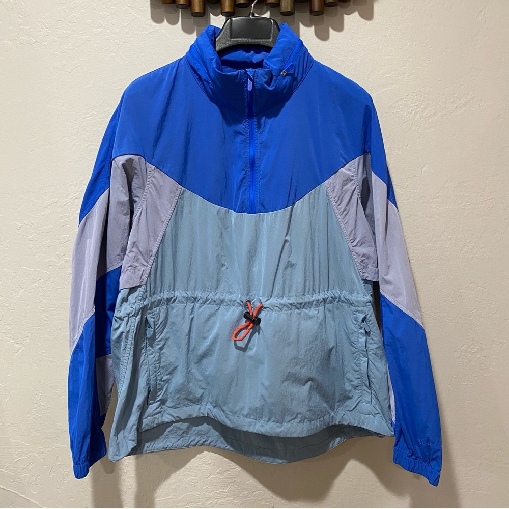 Lululemon Evergreen Anorak Size 10 in Wild Bluebell/Cascade Blue/Lavende
